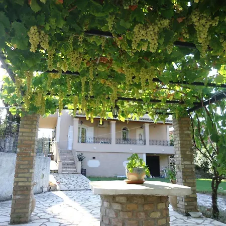 Marina * Liapades
